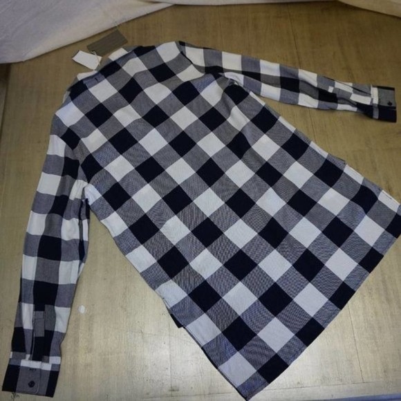 Jak & Rae plaid tunic with grommet pocket small - Picture 8 of 8
